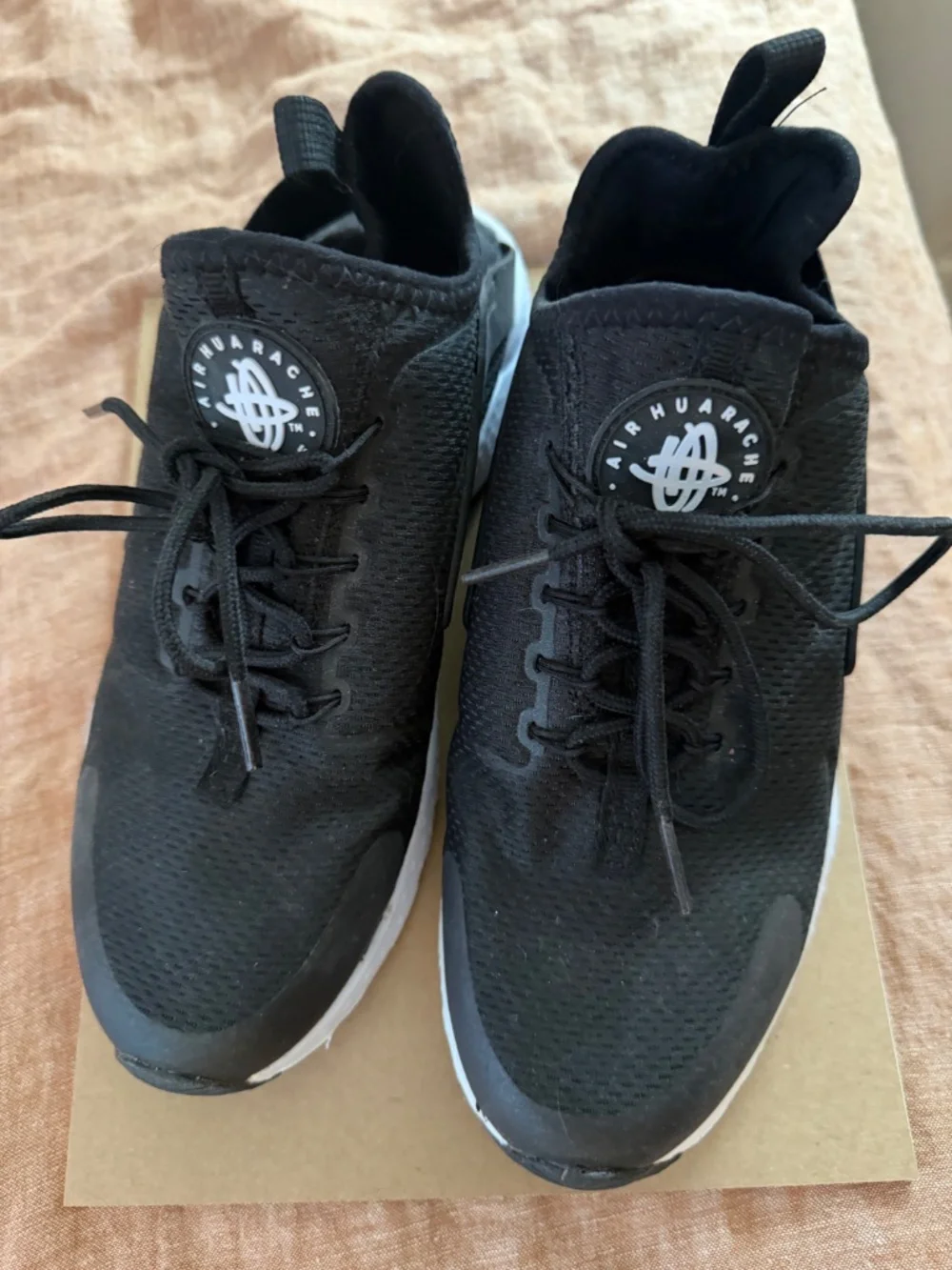 Nike Air Huarache - Size 8